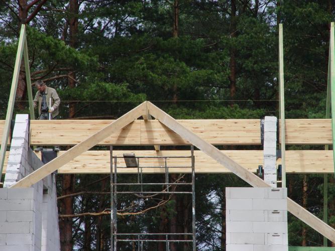 kręgosłup domu jakim stały się 2 płatwie wspierające rozłożysty dach (fot. budowa)